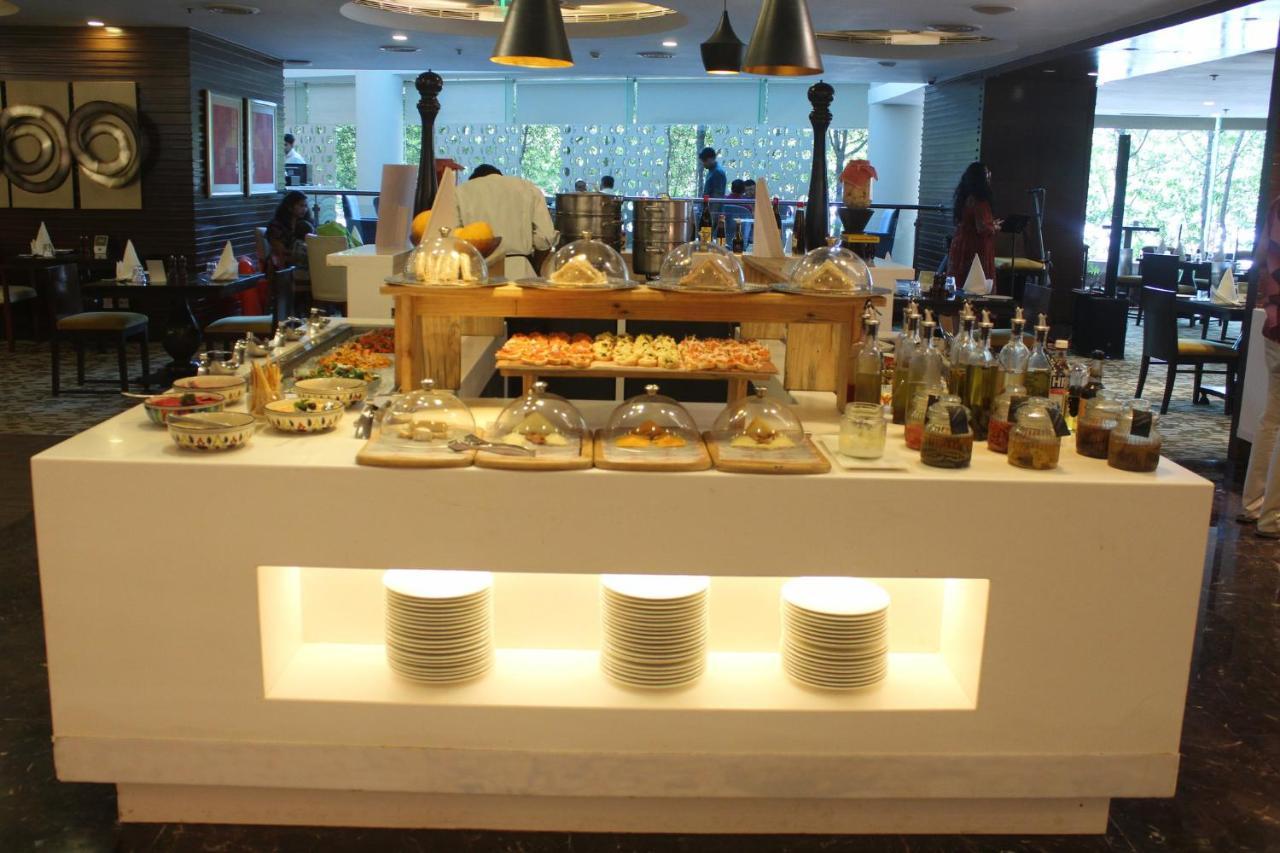 Crowne Plaza Ahmedabad City Centre By Ihg Экстерьер фото