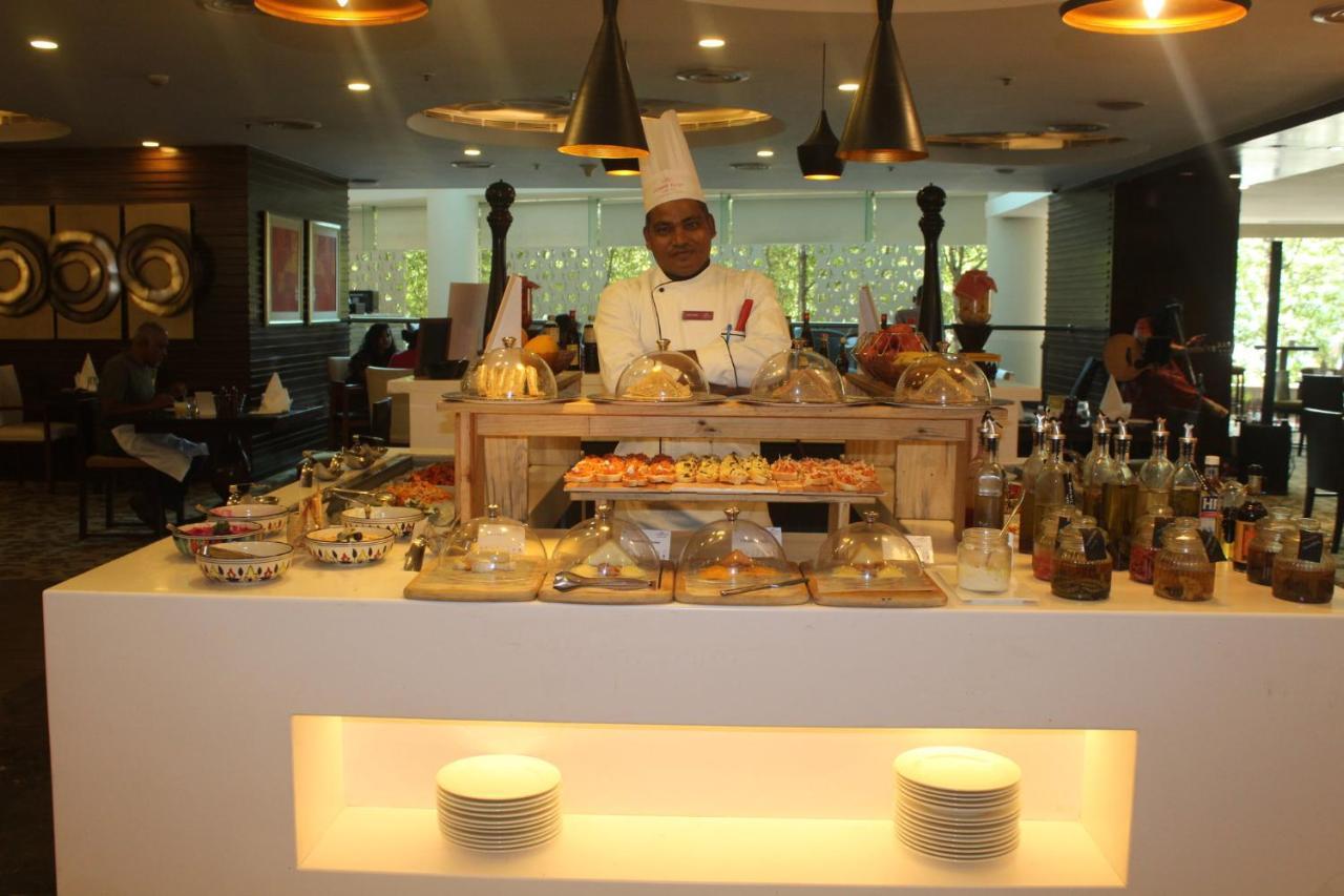 Crowne Plaza Ahmedabad City Centre By Ihg Экстерьер фото